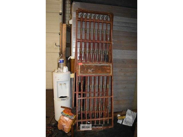 2 ijzeren poorten 215x67cm - afbeelding 1 van  6