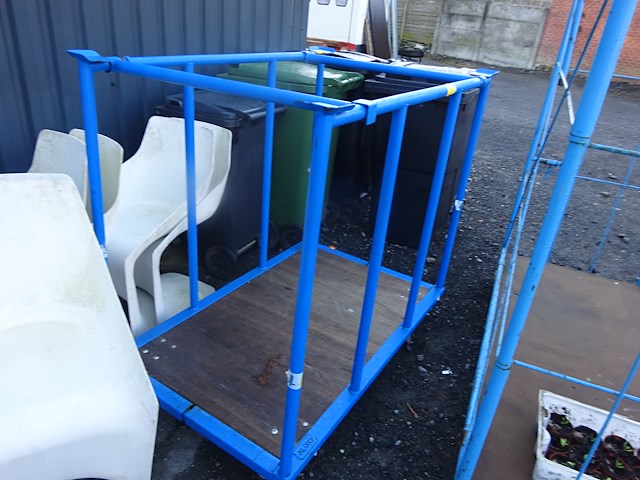 2 ijzeren rolkarren - afbeelding 3 van  3