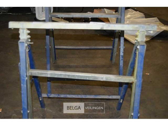 2 ijzeren verstelbare bokken - afbeelding 2 van  3