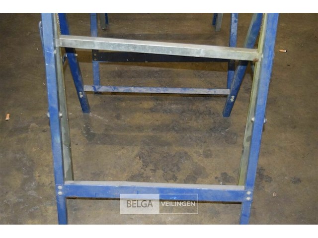 2 ijzeren verstelbare bokken - afbeelding 3 van  3