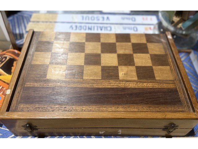 2-in-1 houten speeldoos backgammon/dammen - afbeelding 1 van  3