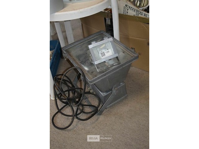 2 industrie buitenlamp 40x36cm en 15x12cm - afbeelding 1 van  3