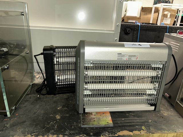 2 insectenverdelgers - afbeelding 1 van  4