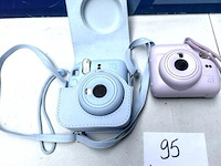 2 instant fototoestellen instax, zonder kabels, werking niet gekend - afbeelding 1 van  2