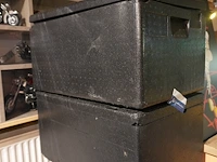 2 isomoboxen (59 x 39 x h30 cm)