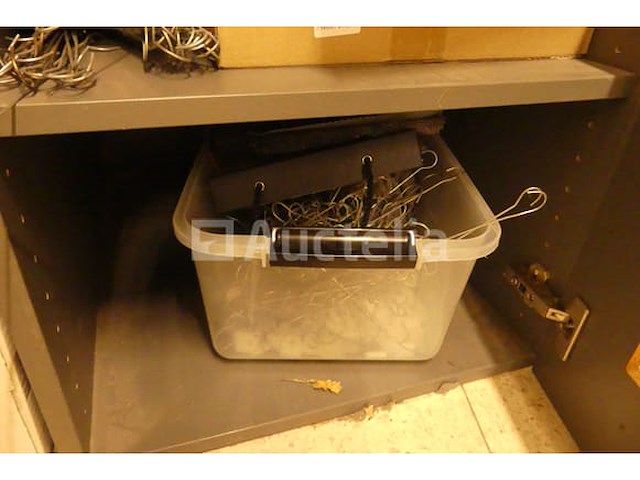 2 kabinetten en inhoud - afbeelding 10 van  15