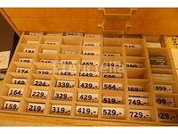 2 kabinetten en inhoud - afbeelding 15 van  15