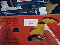 2 kartonnen dozen met klinken - afbeelding 7 van  11