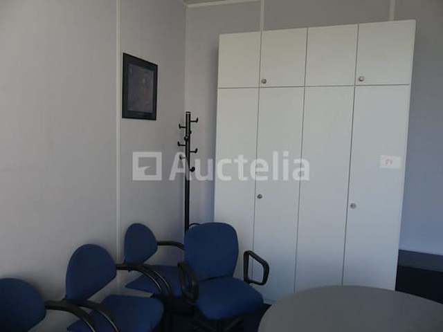 2 kasten + stoelen - afbeelding 1 van  10