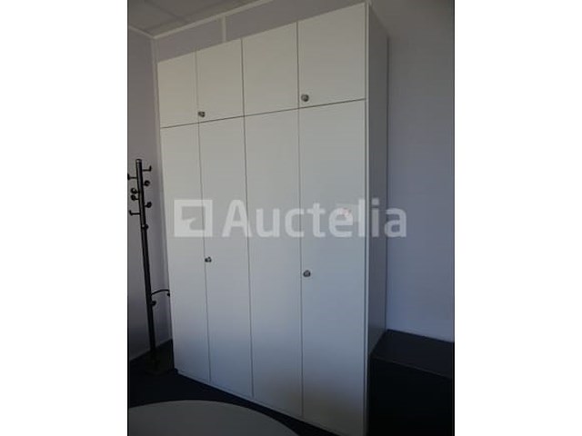 2 kasten + stoelen - afbeelding 4 van  10