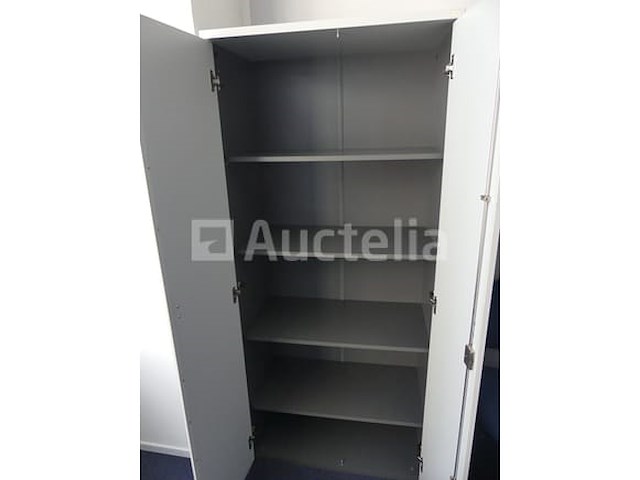 2 kasten + stoelen - afbeelding 5 van  10