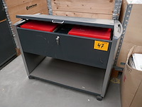 2 kastjes + bureaubenodigheden - afbeelding 1 van  4