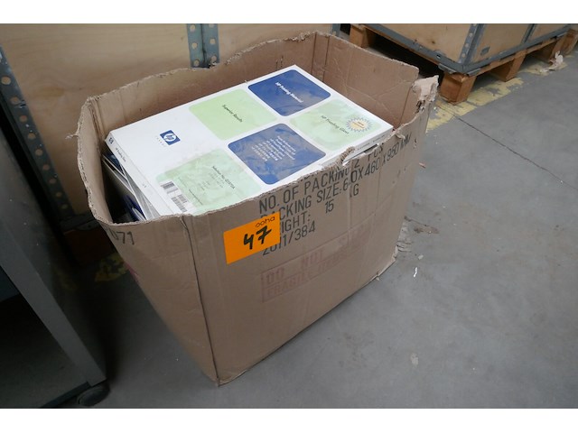 2 kastjes + bureaubenodigheden - afbeelding 4 van  4