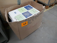 2 kastjes + bureaubenodigheden - afbeelding 4 van  4