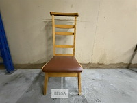 2 kerkstoelen