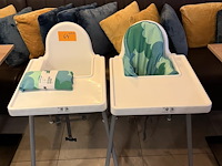 2 kinderstoeltjes + 20 tal sierkussens - afbeelding 1 van  6