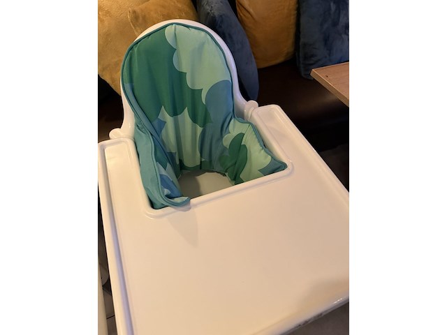 2 kinderstoeltjes + 20 tal sierkussens - afbeelding 2 van  6