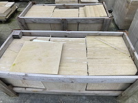 2 kisten bourgondische witsteen massangis 50/50/2: 46m² - afbeelding 1 van  2