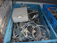 2 kisten met waterleiding materiaal - afbeelding 4 van  7