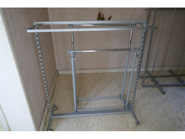 2 kledijrekjes - afbeelding 2 van  3