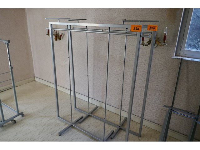 2 kledijrekken - afbeelding 1 van  3