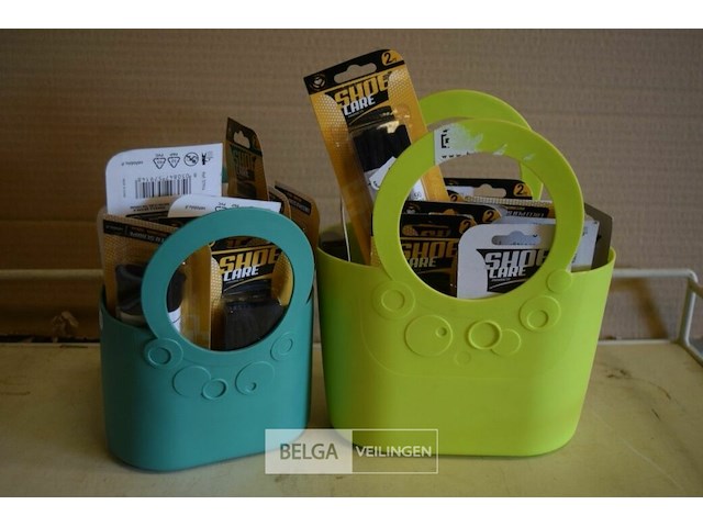 2 korfjes met div. schoenveters - afbeelding 1 van  3