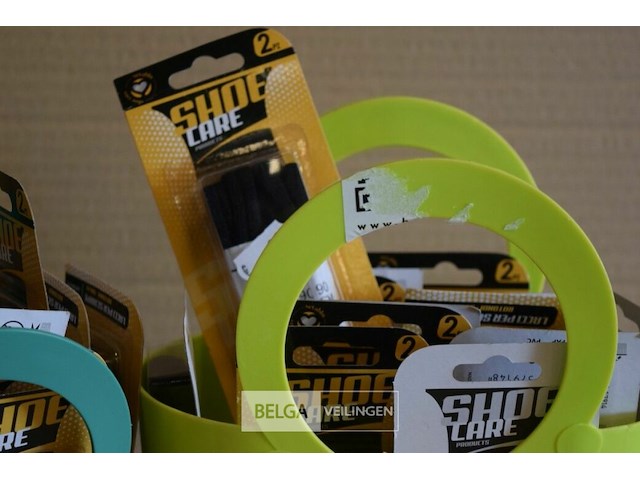 2 korfjes met div. schoenveters - afbeelding 2 van  3