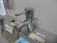 2 kranen, 1 mengkraan, 1 douchestandaard - afbeelding 1 van  11