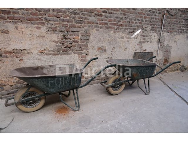 2 kruiwagens - afbeelding 1 van  8