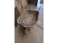 2 kruiwagens - afbeelding 4 van  8