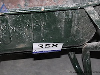 2 kruiwagens - afbeelding 1 van  2