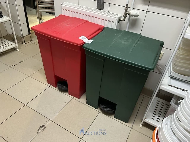 2 kunststof afvalcontainers - afbeelding 1 van  4