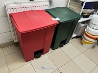 2 kunststof afvalcontainers - afbeelding 2 van  4