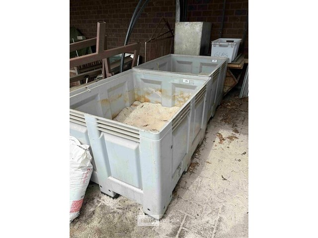 2 kunststof bakken incl inhoud (zand) - afbeelding 2 van  2