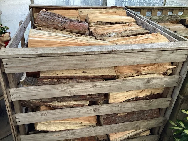 2 kuub hout - afbeelding 1 van  1
