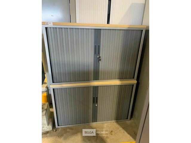 2 lage bureelkasten en met schuifdeuren - afbeelding 1 van  2