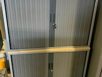 2 lage bureelkasten en met schuifdeuren - afbeelding 1 van  2