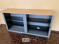 2 lage bureelkasten met bovenplaat