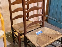 2 lage stoelen - afbeelding 1 van  4