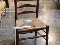 2 lage stoelen - afbeelding 2 van  4