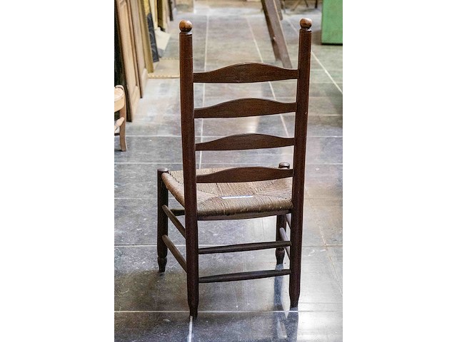 2 lage stoelen - afbeelding 4 van  4