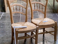 2 lage stoelen - afbeelding 1 van  3