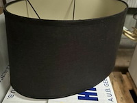 2 lampenkappen passen op kavel 015 - afbeelding 1 van  3