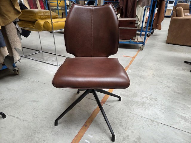 2 lederen draaistoelen bali - afbeelding 3 van  7