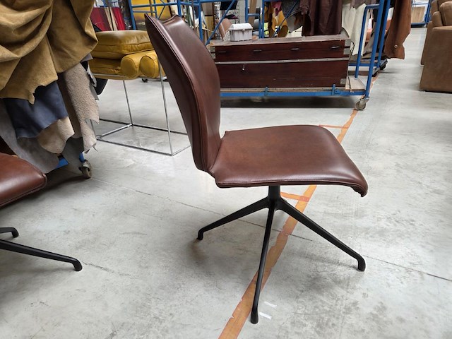 2 lederen draaistoelen bali - afbeelding 4 van  7