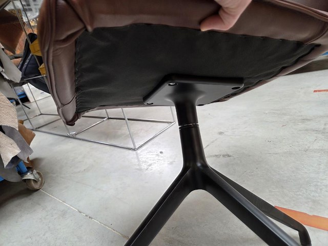 2 lederen draaistoelen bali - afbeelding 7 van  7