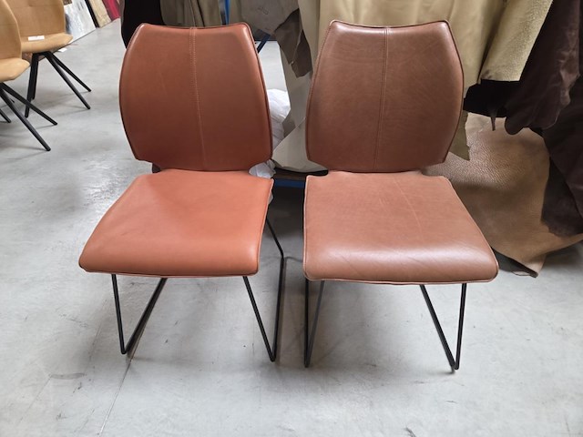 2 lederen eetkamerstoelen bali - afbeelding 1 van  7
