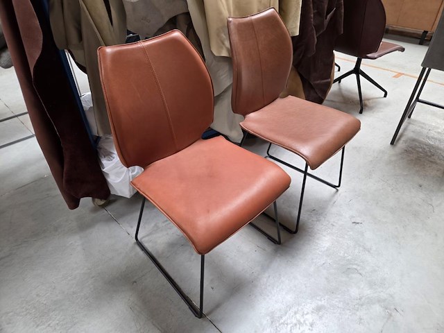 2 lederen eetkamerstoelen bali - afbeelding 2 van  7