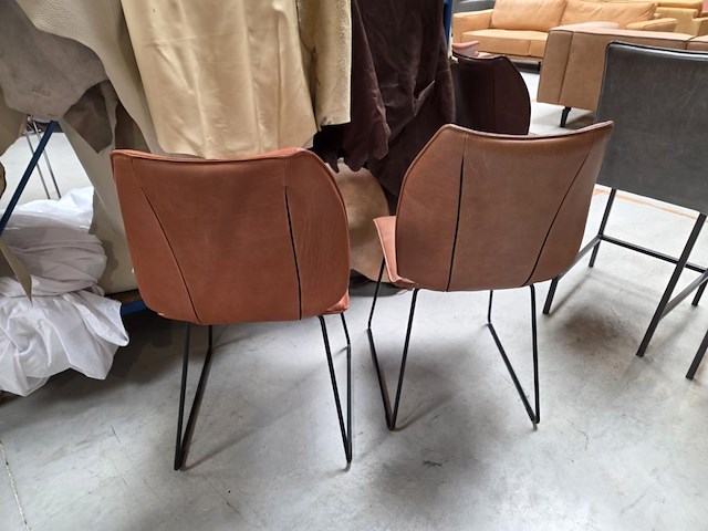 2 lederen eetkamerstoelen bali - afbeelding 4 van  7