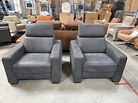 2 lederen fauteuilles hero - afbeelding 2 van  7